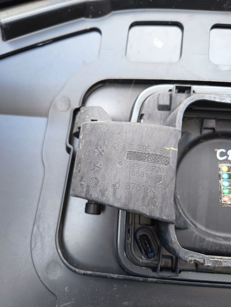 фото №9, Bmw i3 l01 крила правий задня задній c2v кришка роз'єм ładowani 7335767