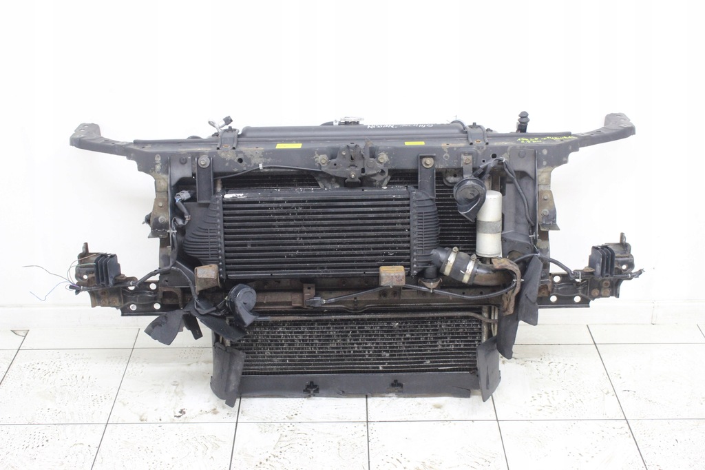 фото №1, Pas передний радиатор navara d40 pathfinder r51 2005r- 2.5 dci автоматическая коробка передач