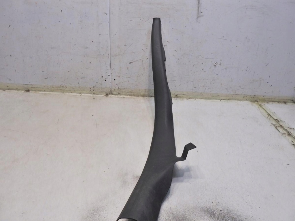 Накладка поріг правий задні audi a4 b8 avant Зі Шроту