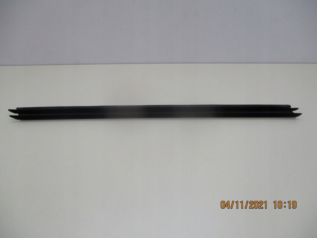 фото №1, Bmw 2 f45 f46 молдинг уплотнитель дверь правый перед