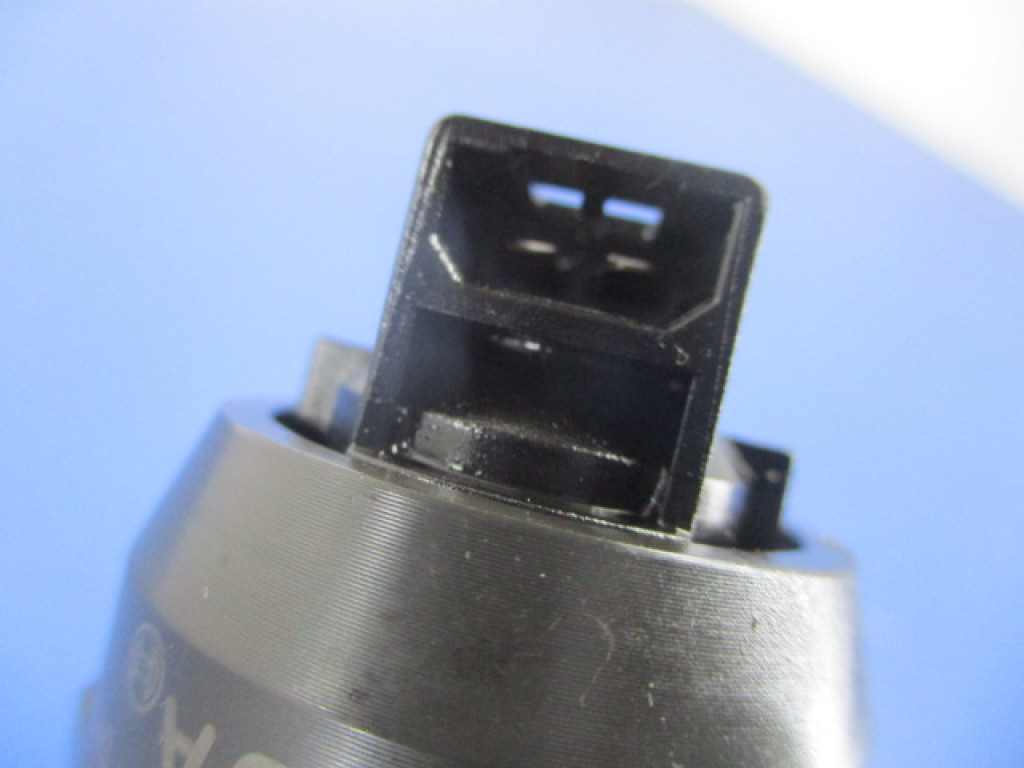 Vw audi skoda fabia 1.4tdi насос-форсунка 038130073ag bosch 041472021 в Україні