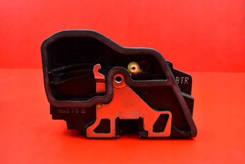 Замок дверь правый  перед передний европа  7036170 bmw e60 e61 03-07 в Украине
