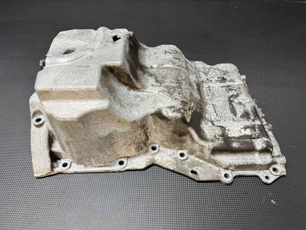 Поддон масляная повреждённая ford mustang mk6 2.3 fr3e6676ac Киев