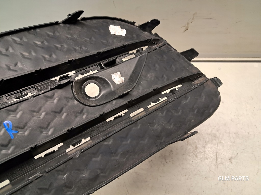 Купити Mercedes v klasa amg права решітка бампера передній a4478851300