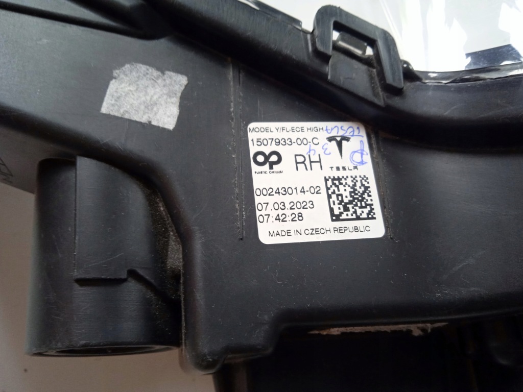 Протитуманна фара правий led drl tesla 3 y 20- Оригінал