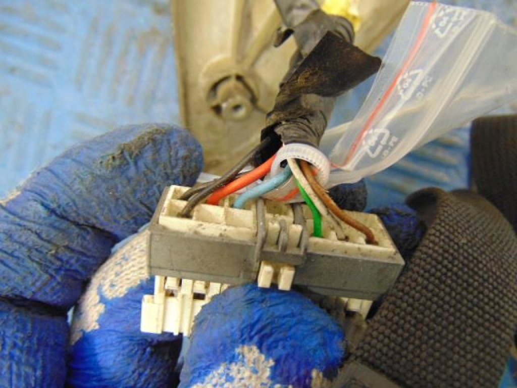 Peugeot 406 дзеркало ліва стан на фото Зі Шроту