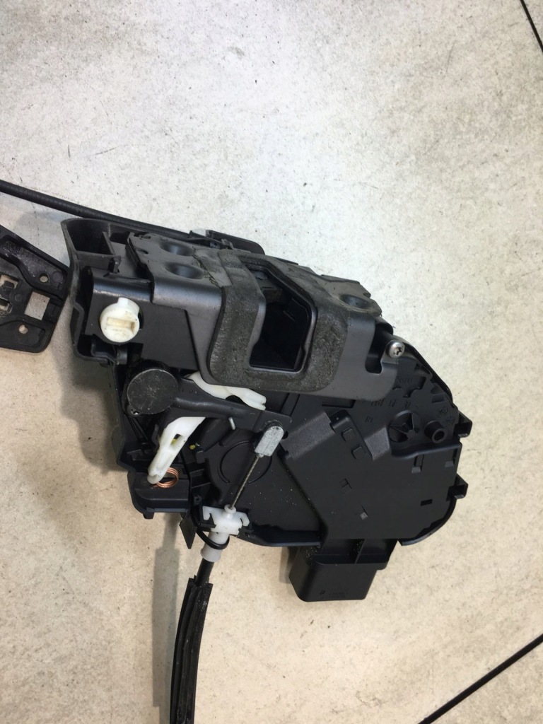 фото №6, Замок двері правий задня discovery iii 10 pin