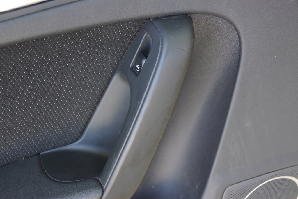 фото №11, Обшивка дверь левый задняя audi a4 b8