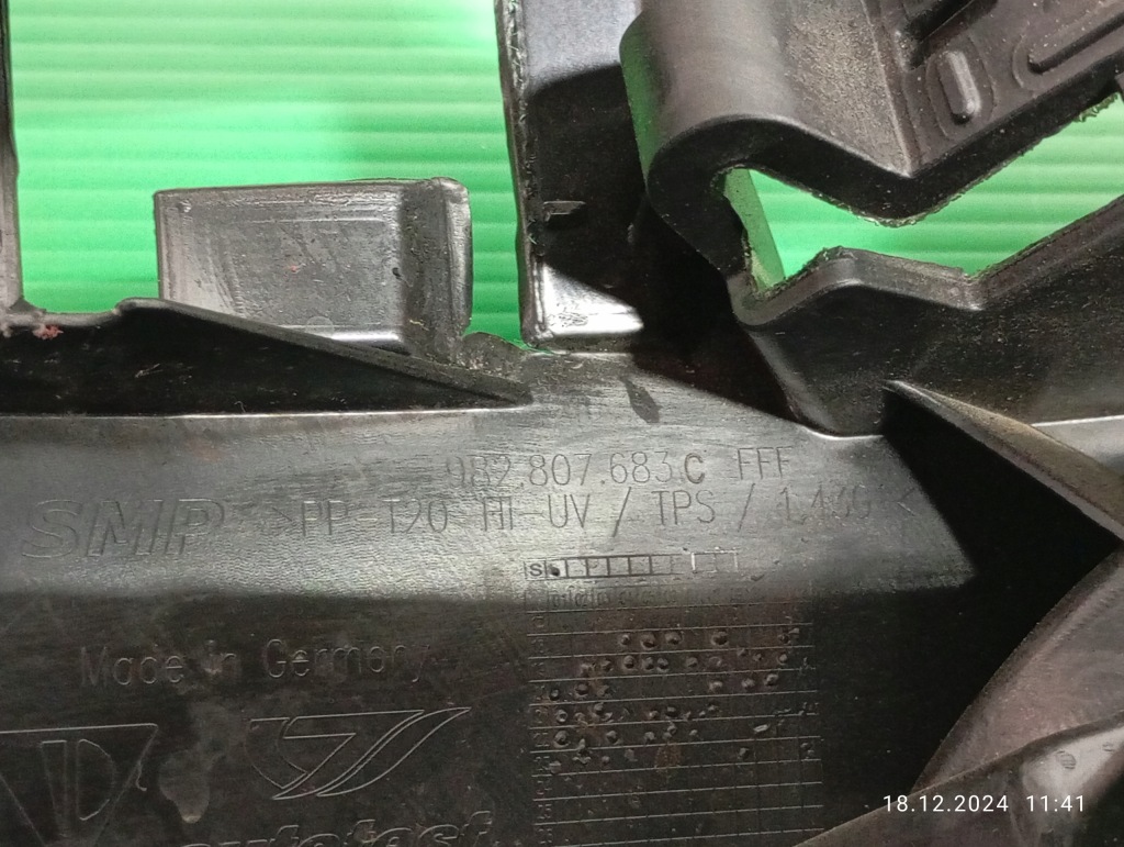 Решітка бампера ліва porsche gt4 982 982807683 Ціна