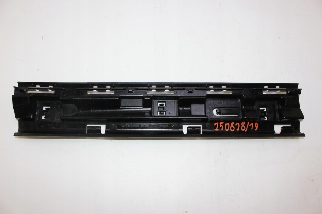 фото №1, Напрямна накладки порога ліва сторона bmw x1 f48 7332329