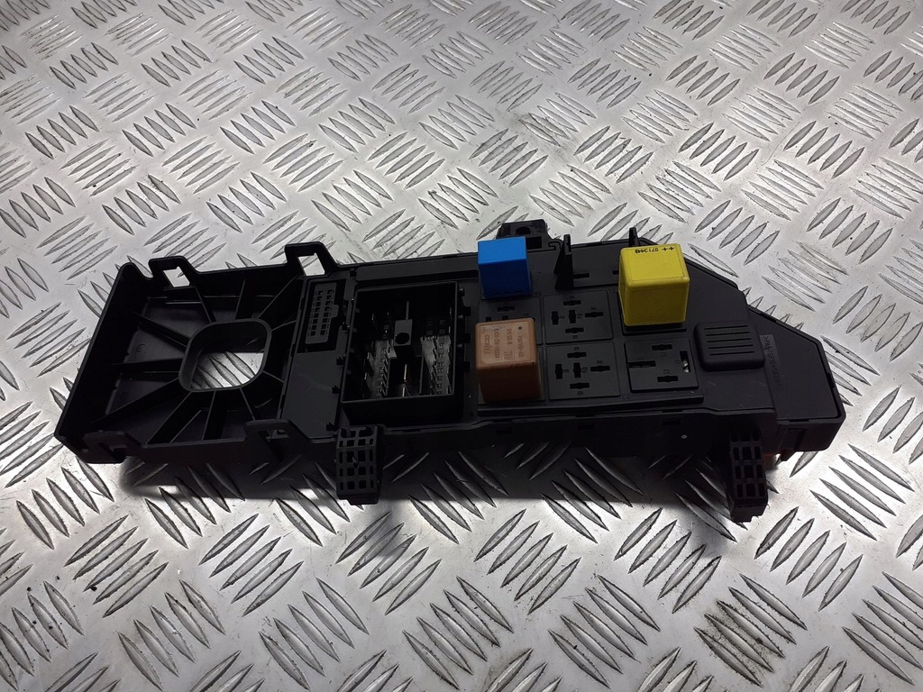 фото №1, Коробка запобіжників opel vectra c 13223678