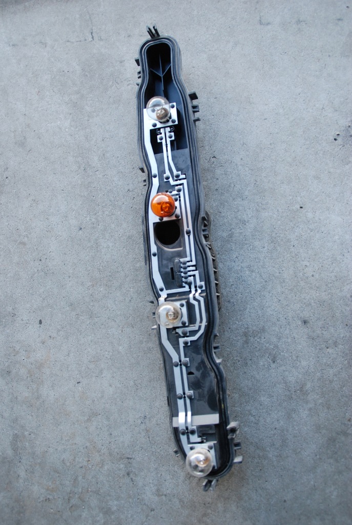 фото №1, Вкладиш лампи лівий задня ford transit custom молдинг