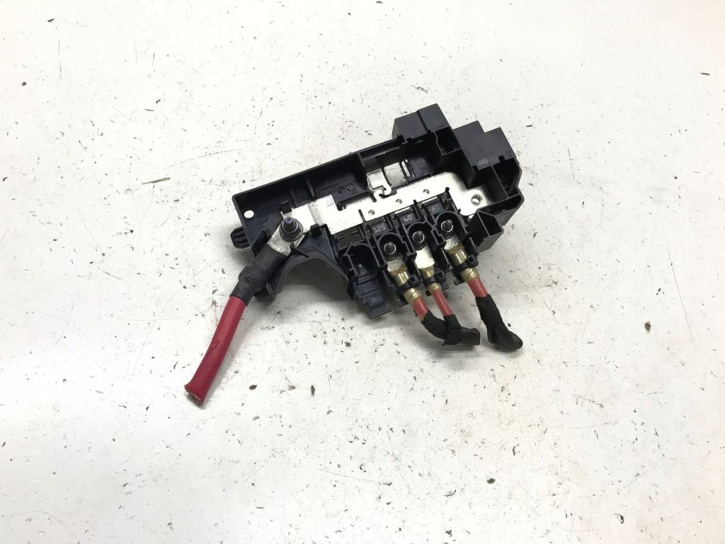 Купить Mercedes a w177 w247 gla 2 1.3h 2024 рамка предохранителей a1775406332