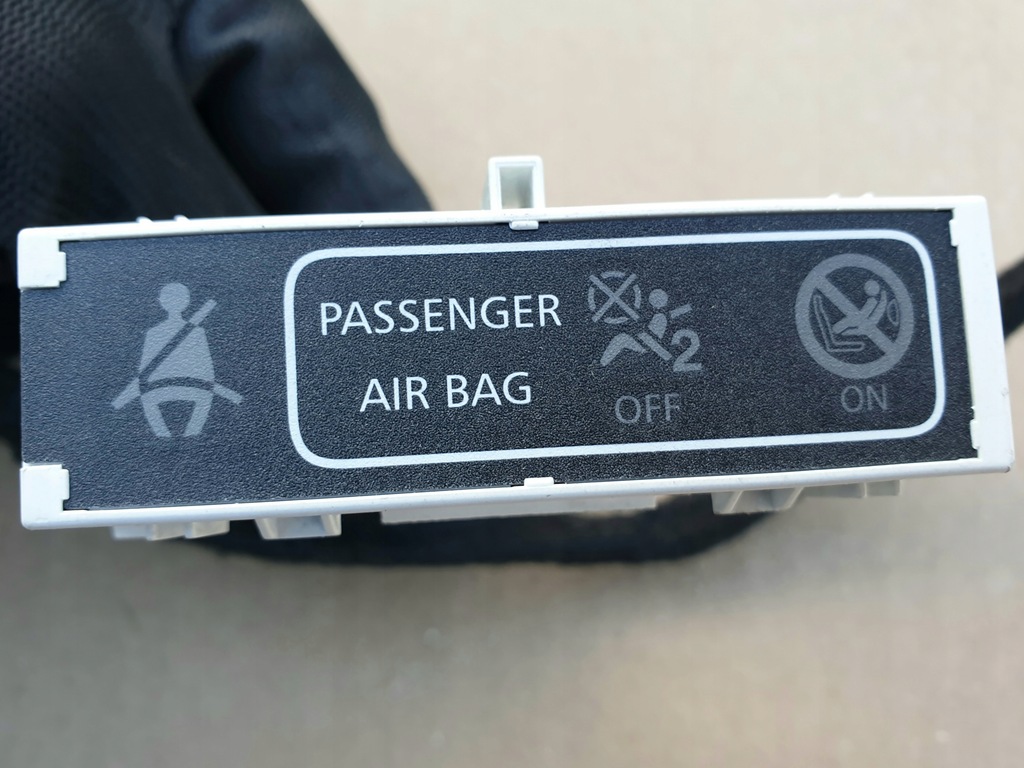 фото №1, Екран дисплей passenger air bag renault dacia