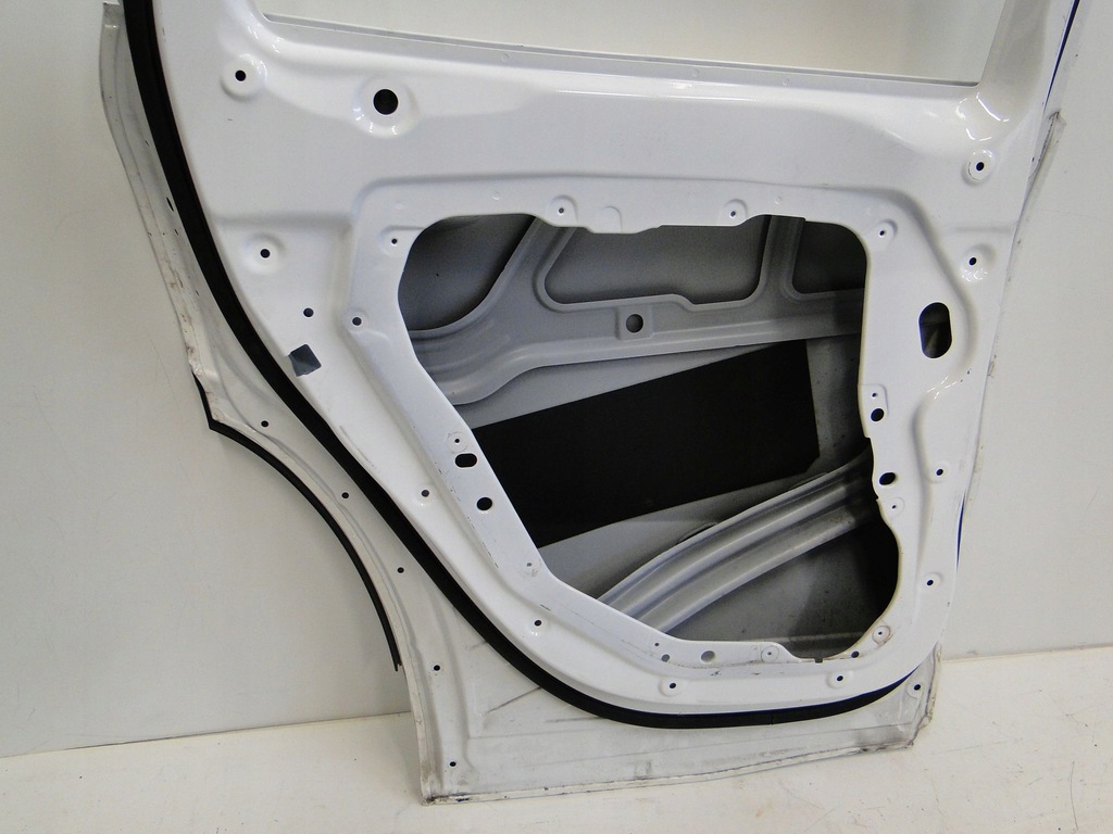 фото №9, Mercedes gla h247 247 дверь задние левая задняя молдинг