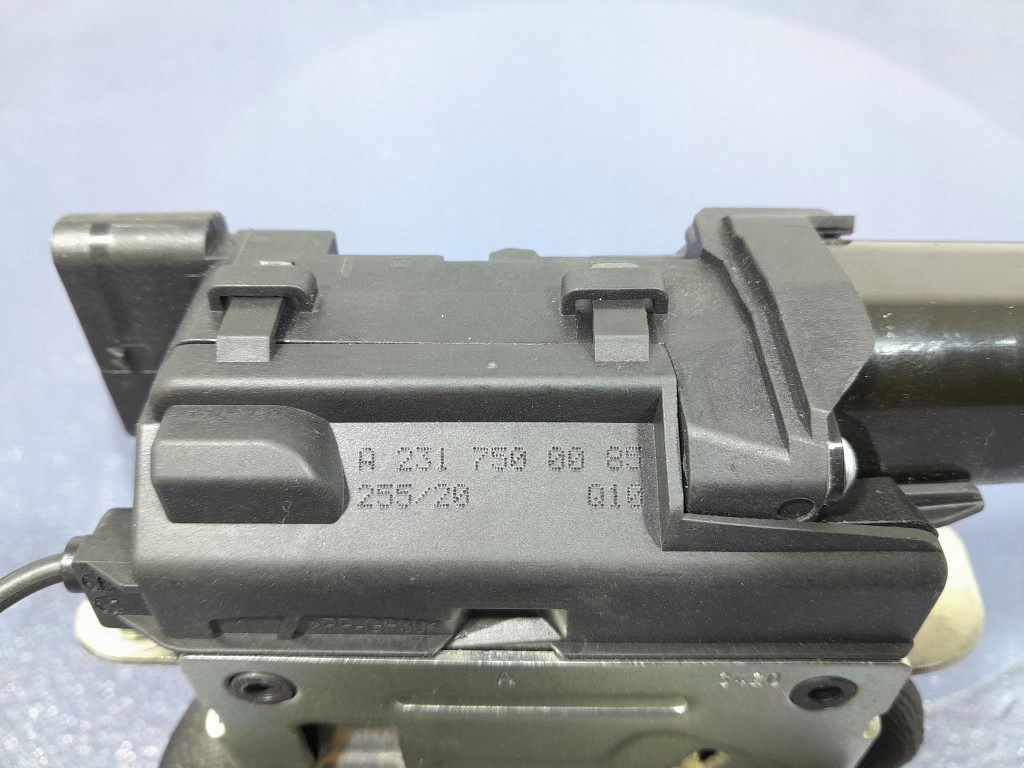 Mercedes s-klasa w223 замок кришки багажника a2317500085 в Україні