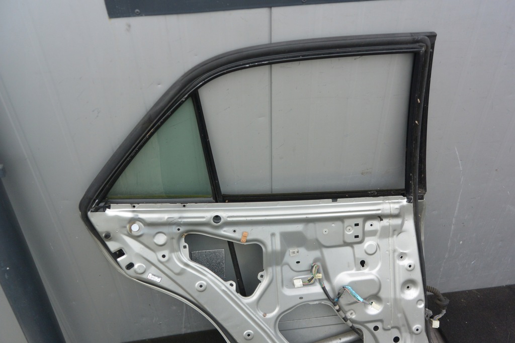 фото №12, Lexus is200 is 200 двері лівий задня