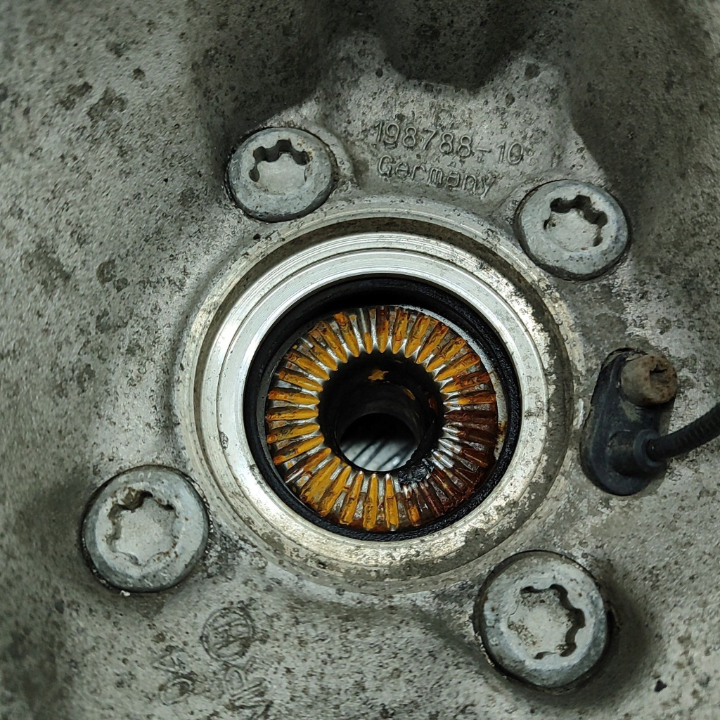 фото №6, Bmw 3 f30 f35 f31 2017 левая сторона ступица колеса передний