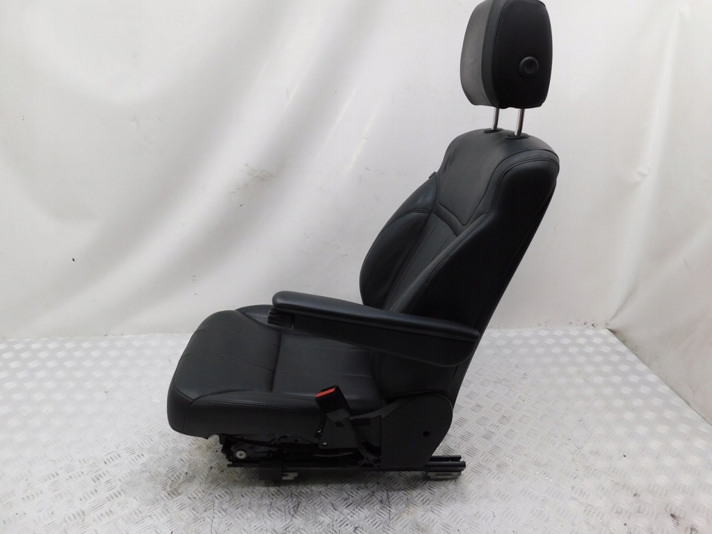 фото №8, Сиденье правый пассажира land rover discovery v l462