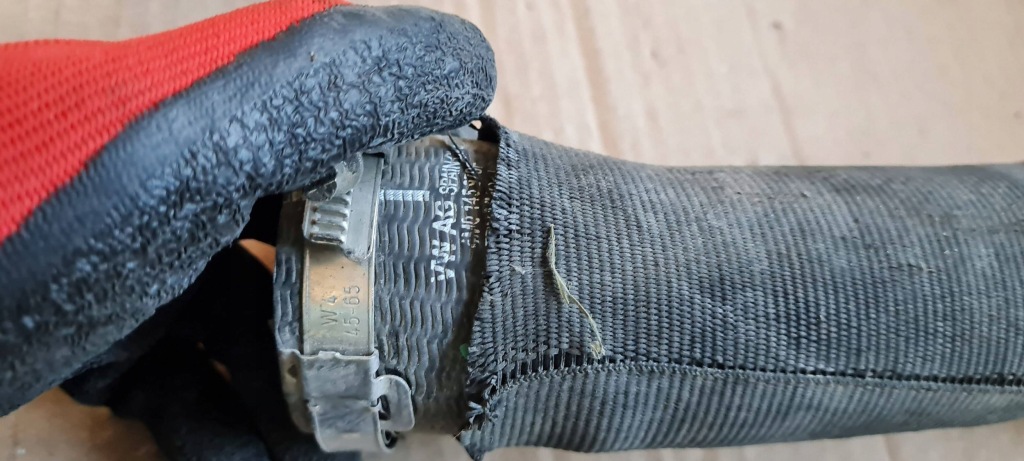 Sq8 4m rsq8 труба пабтрубок  ciśneiniowy левый интеркулер 4.0 tfsi 4m0145979f sq7 с Разборки