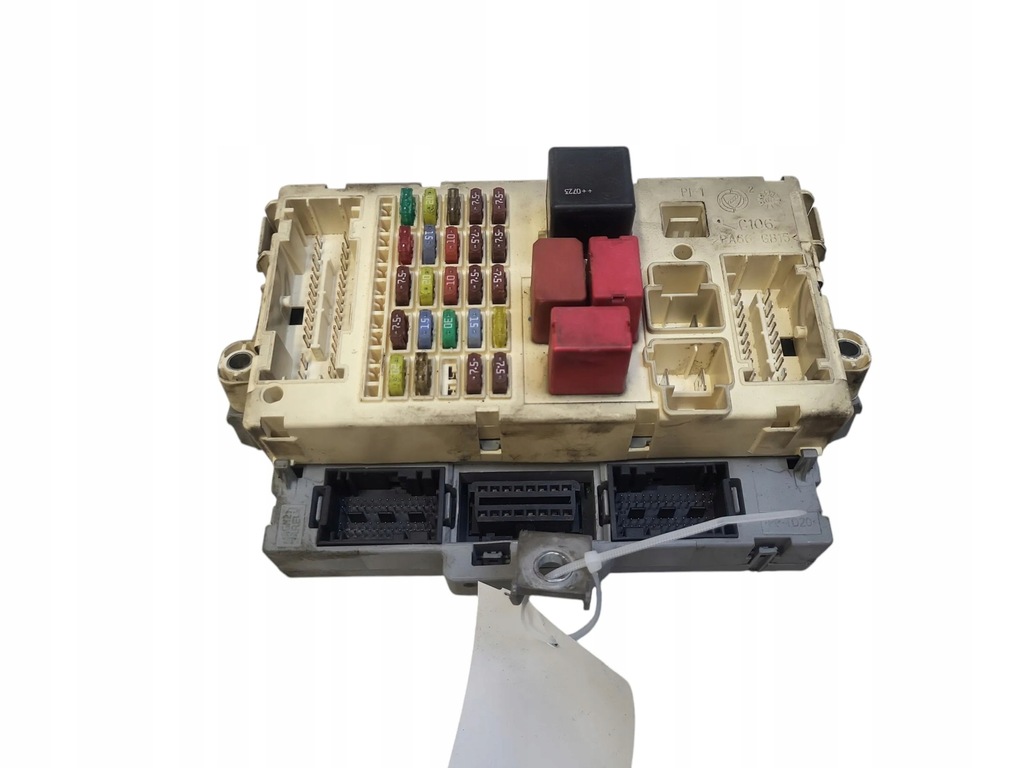 фото №1, Peugeot boxer 2008 рамка / модуль предохранителей