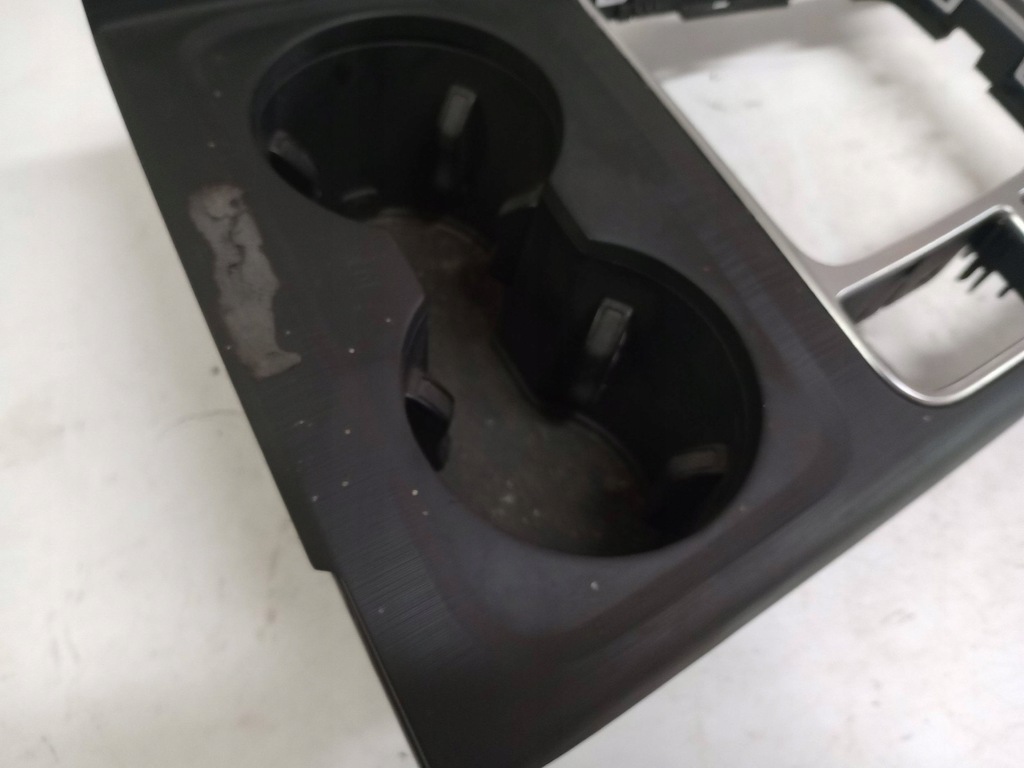 фото №7, Audi a4 s4 b9 8w панель средний рамка кронштейн na кружка 8w0862533 europa