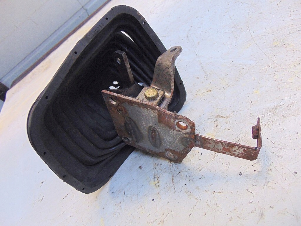 фото №7, Mitsubishi canter 3.0 01r домкрат выборщик передач