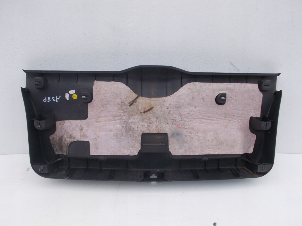 фото №7, Защита крышки обивка багажника пластиковая audi a3 8p 3 дверь