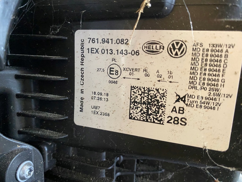 фото №8, Лампа права vw touareg 761 комплектна