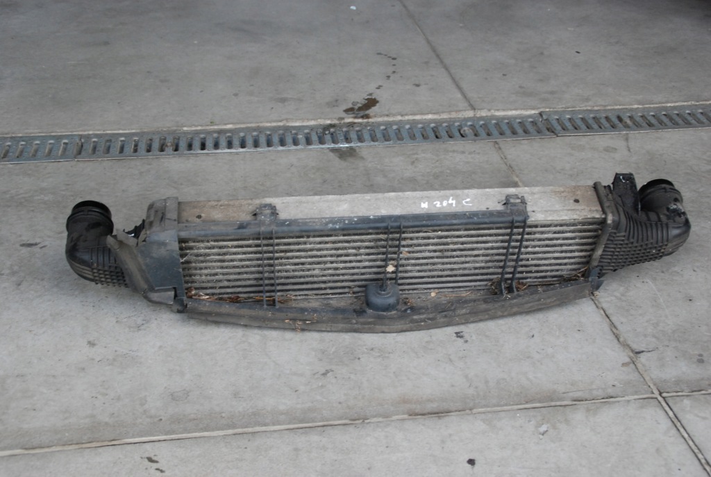Интеркулер радиатор mercedes w204 рестайлинг  2,2 cdi Недорого