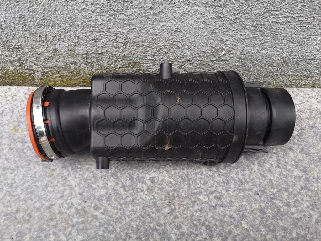 фото №1, Volvo xc60 2 ii 2017- 17- резонатор воздуха труба