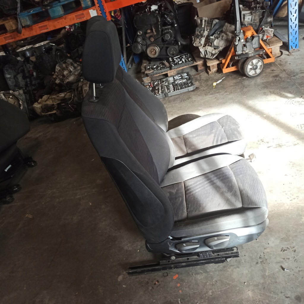 фото №4, Bmw 1 комплект сиденья обшивки заднее сиденье