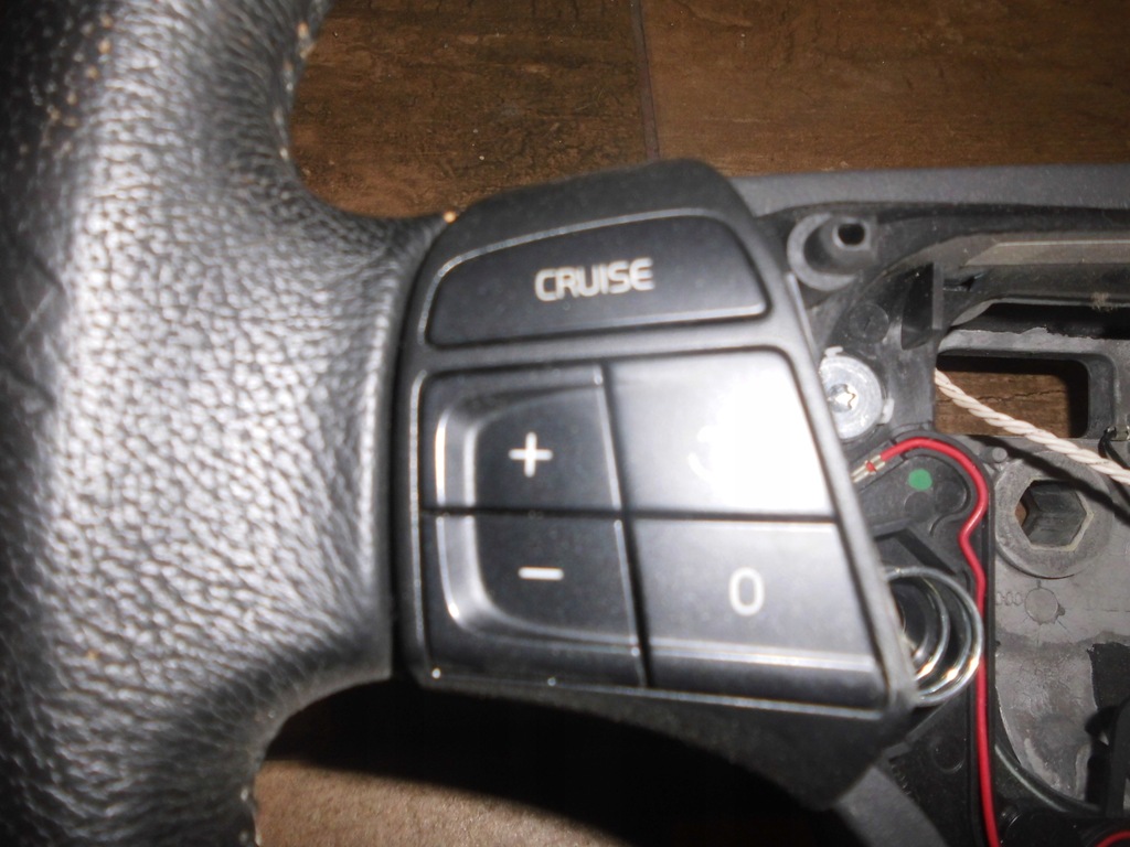 фото №4, Volvo v50 / s40 / c30 повітропровід шкіряний