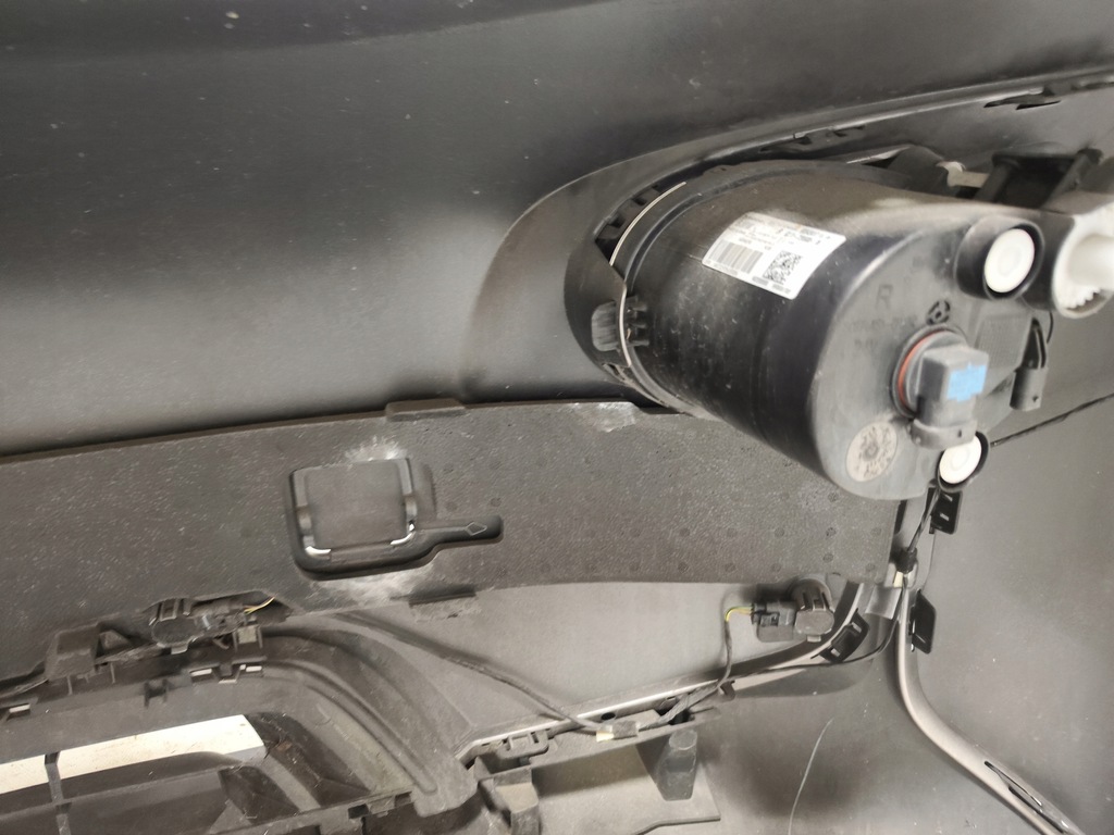 фото №10, Бампер перед передній b81 kompletny 6 pdc bmw i3