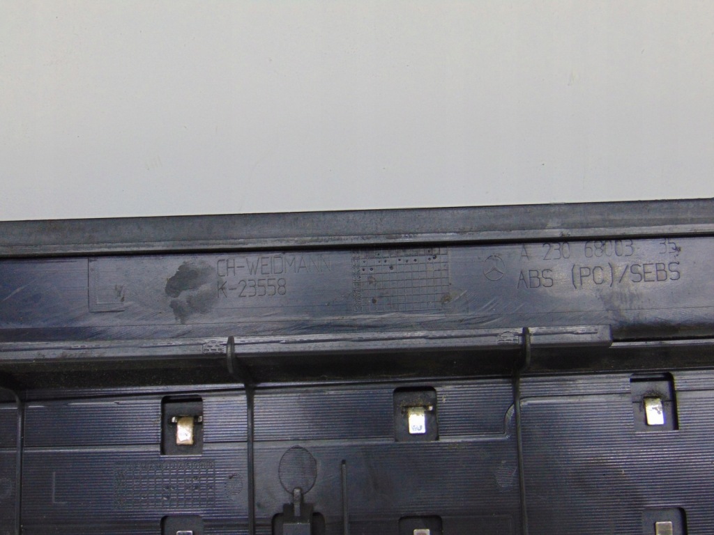 Накладка порога  ліва mercedes sl r230 a2306800335 в Україні