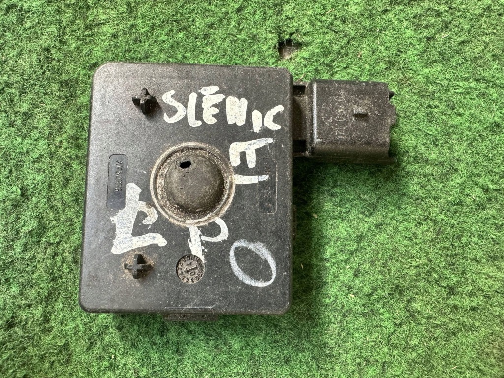 Купить Датчик приближения левый перед renault scenic 2 av50487002