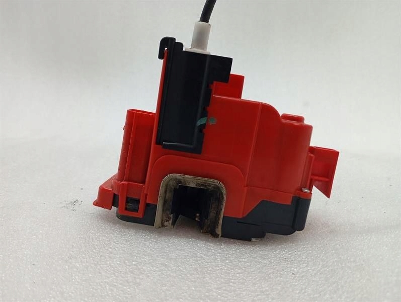 Замок дверь ferrari california t f149 14-17 85911400 lh rhd воздуховод правый с Разборки