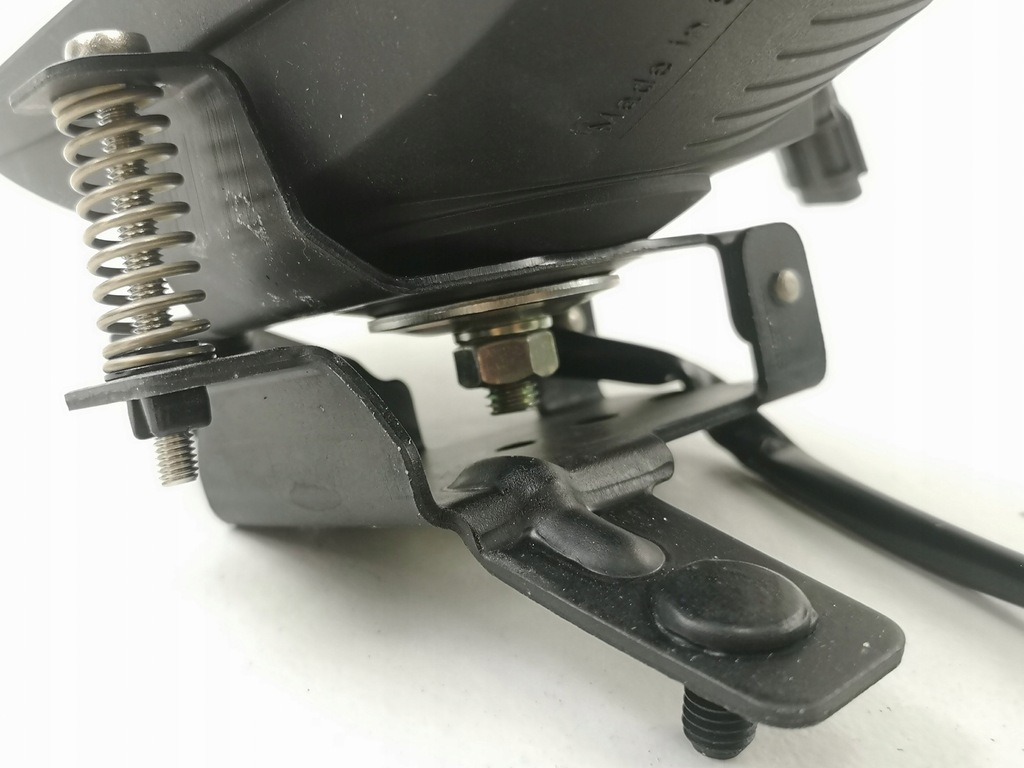 фото №4, Корпус противотуманной фары правый перед isuzu оригинал aso