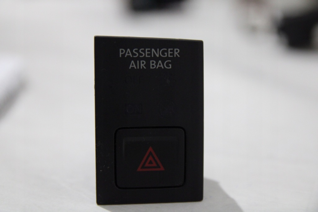 фото №1, Перемикач панель світла аварійних vw golf vii