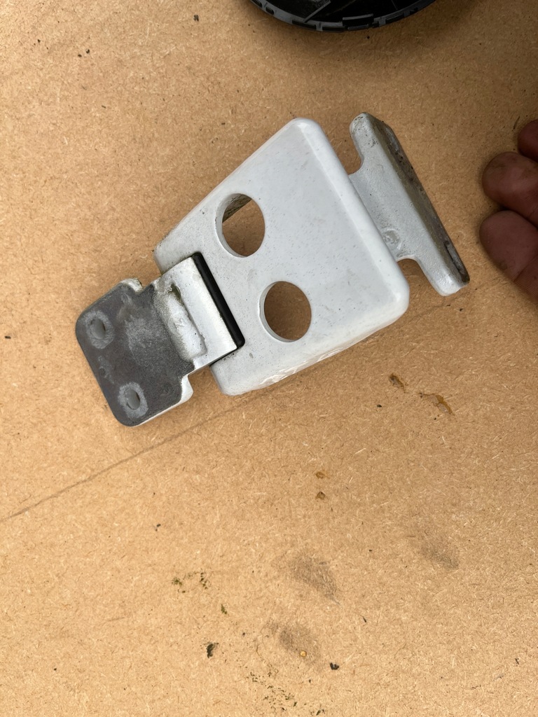 фото №1, Петля sprinter 907 910 2018-2024 дверь задняя 180 ступени верхний