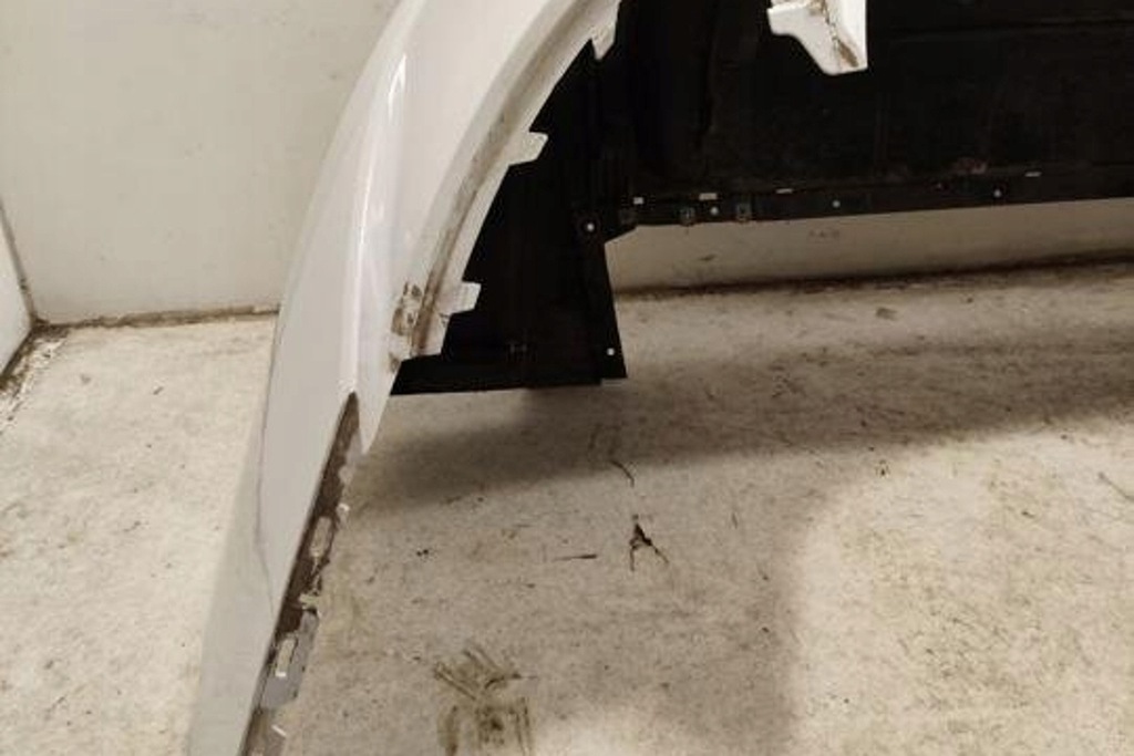 фото №13, Бампер задній porsche taycan 9j1807568 electric 390kw 2021