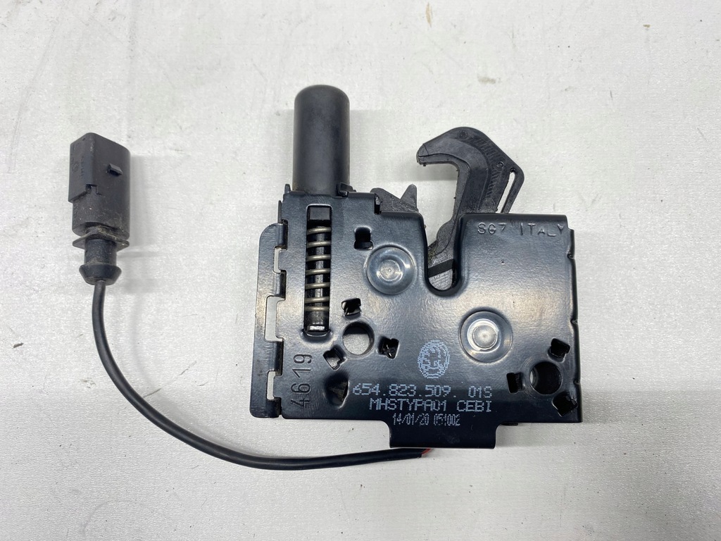 фото №1, Замок капот + датчик skoda scala kamiq 654