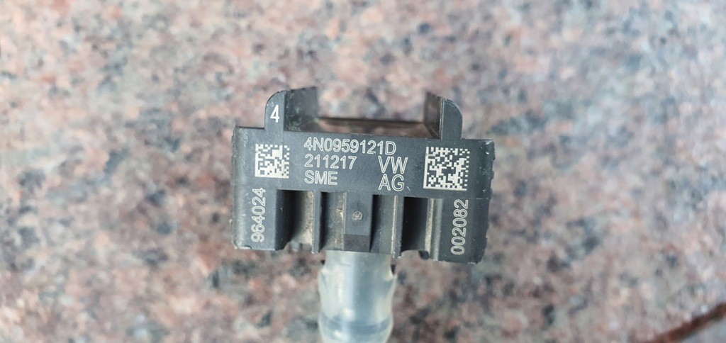 фото №9, Audi a8 d5 датчик защиты пешеходов удара