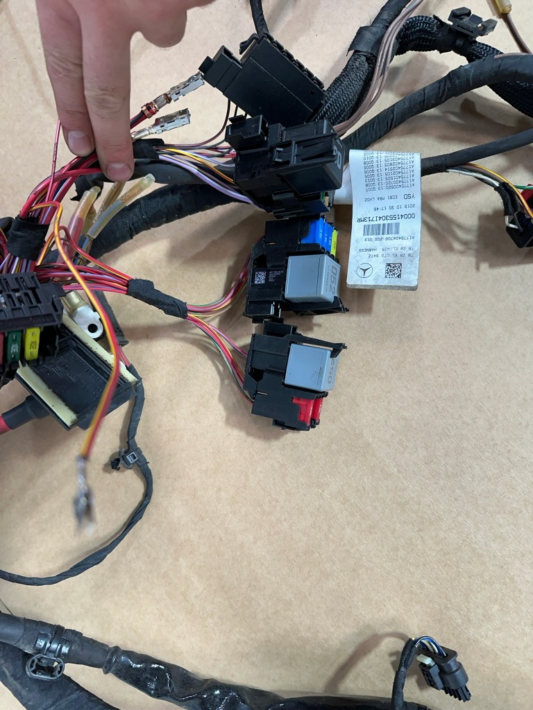 Жгут отсек двигателя, электропроводка под капот mercedes b klasa w247 m европа Оригинал