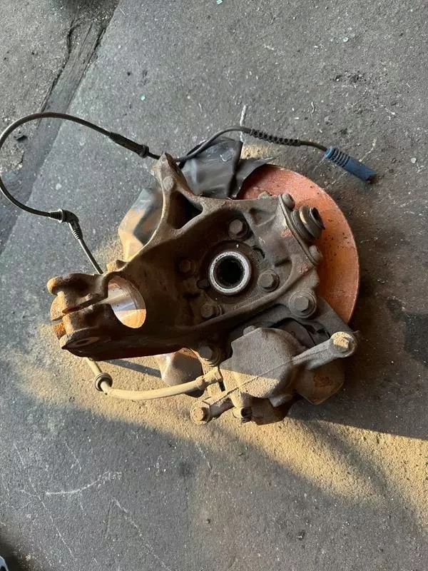 фото №4, Mini r60 r61 2.0d n47 4x4 поворотный кулак правая передняя перед