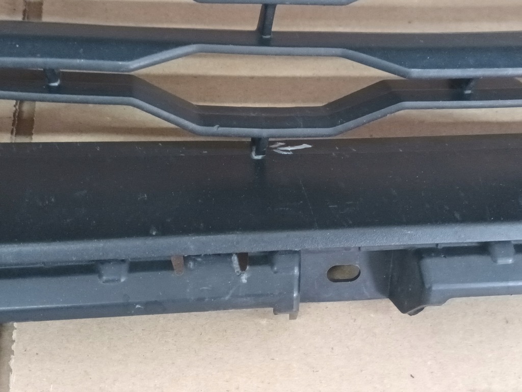 фото №6, Решётка передняя mitsubishi l200 средняя перед