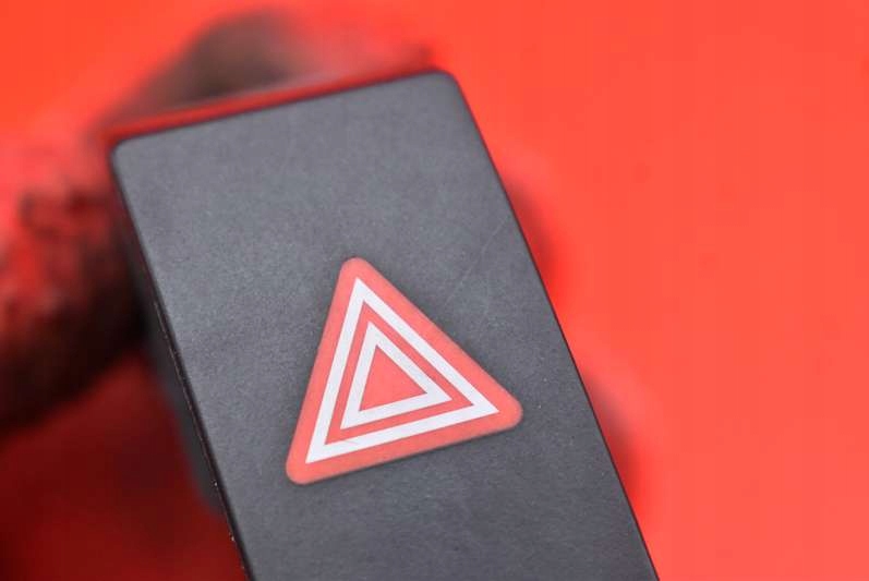 фото №9, Вимикач світла аварійних 15b279 toyota verso 09-13