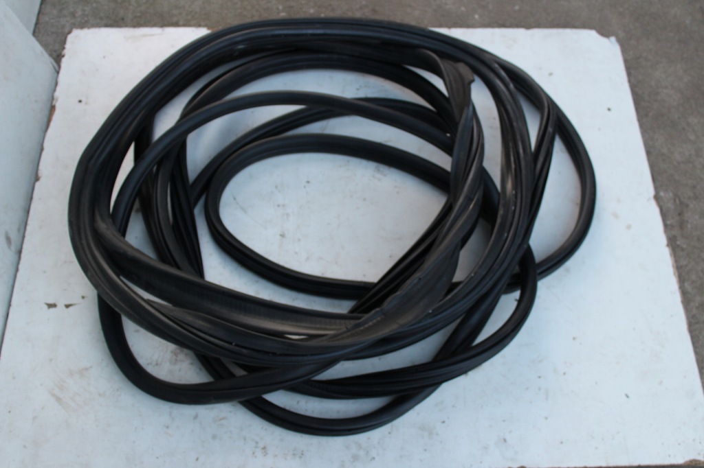 фото №1, Прокладка уплотнители дверь крышки bmw x1 f48 17r