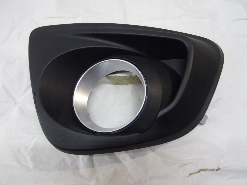 фото №1, Mazda рамка противотуманной фары левая sport d01n-50-c20d