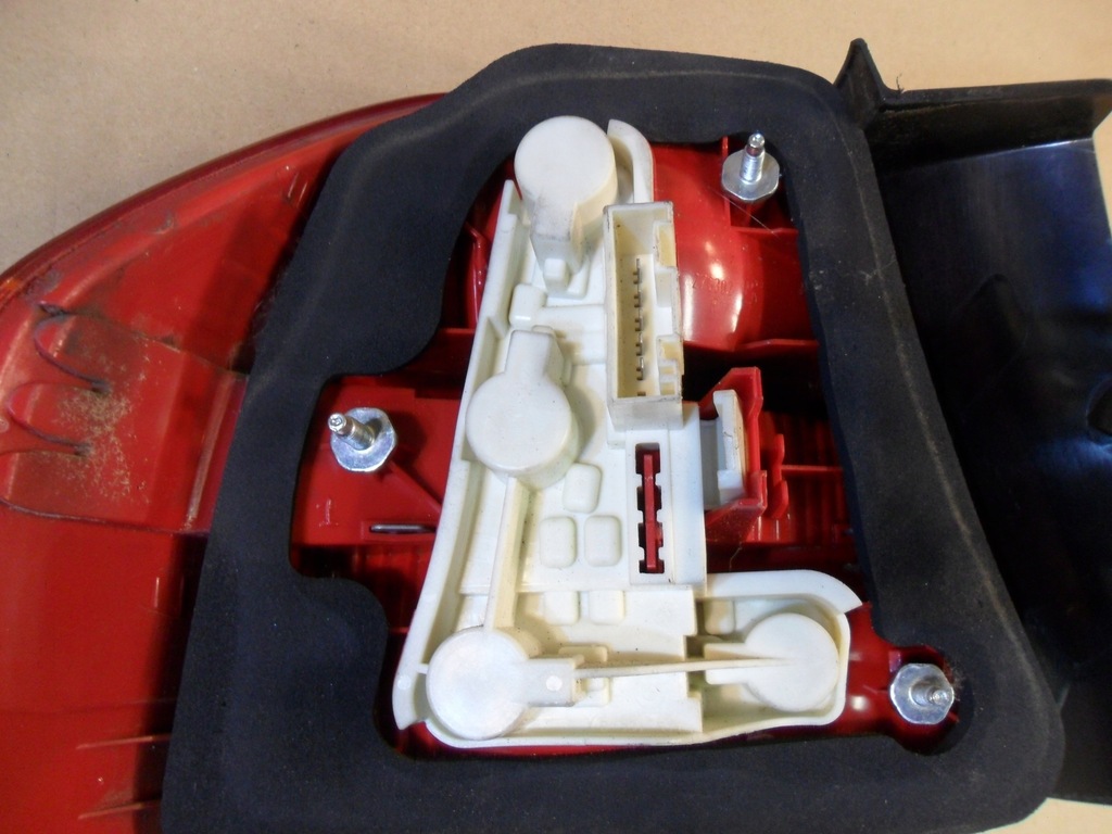 фото №12, Bmw 3 e90 sedan 6937458 led лампа права задня задня